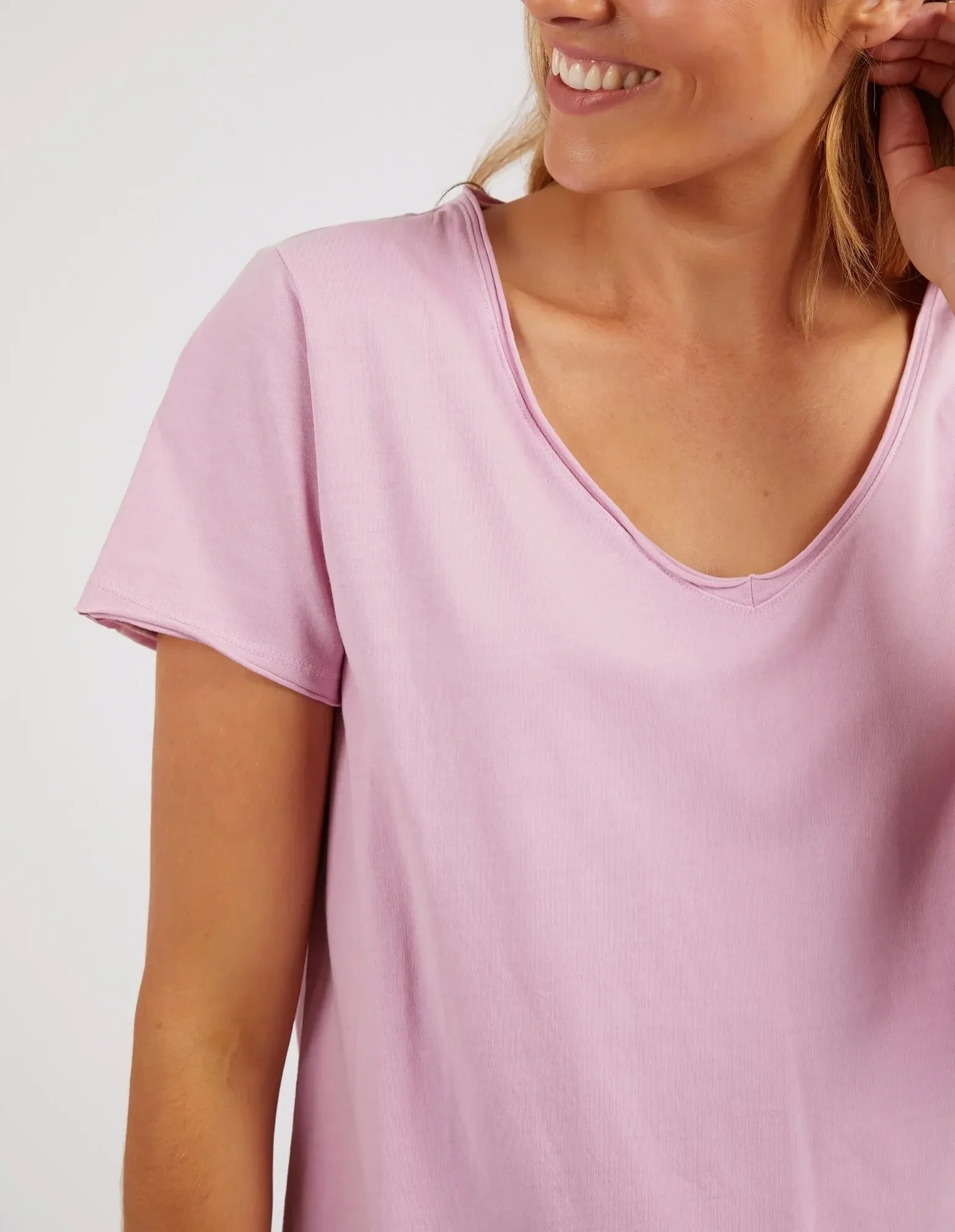 Fundamental Vee Tee - Peony - Elm Lifestyle