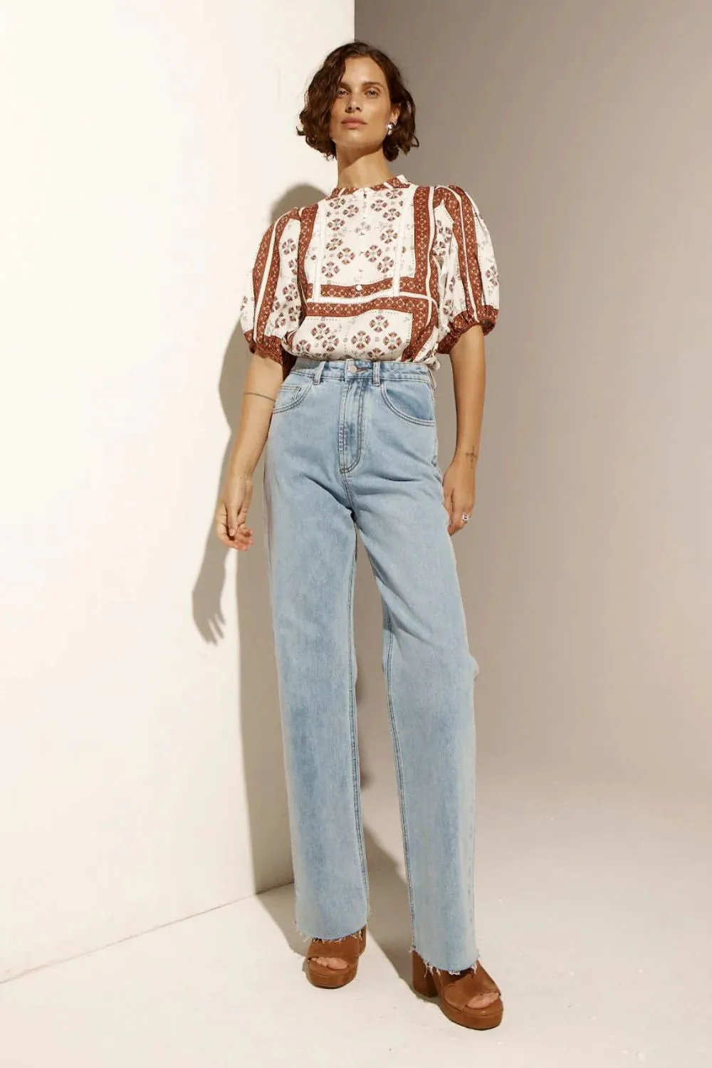 Gleam Top